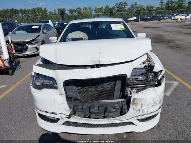 2020 CHRYSLER 300 300S 12