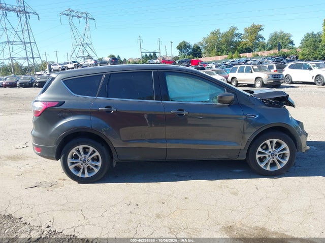 2017 FORD ESCAPE SE 14