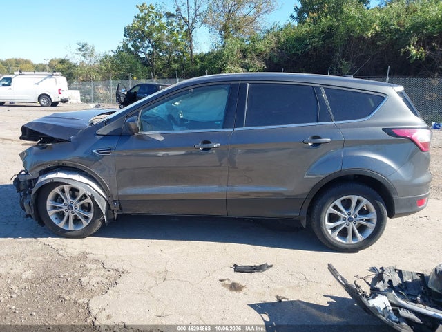 2017 FORD ESCAPE SE 15
