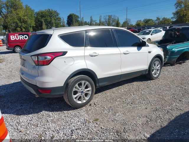 2017 FORD ESCAPE SE 4