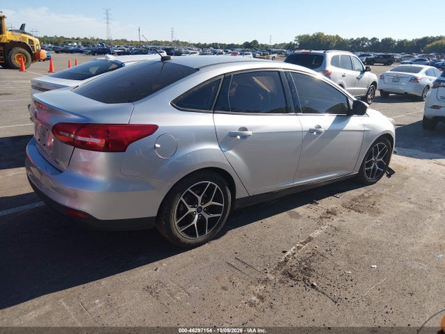 2017 FORD FOCUS SEL 4