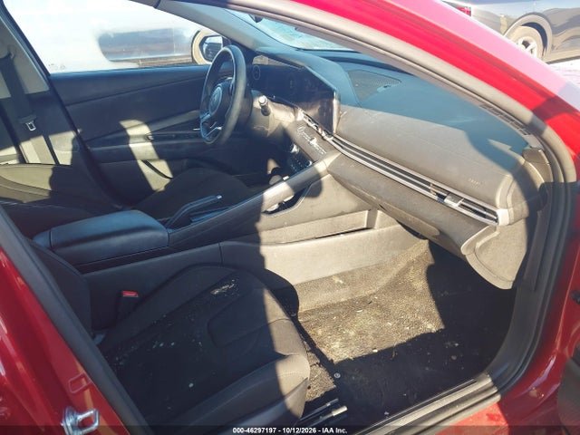 2024 HYUNDAI ELANTRA SEL 5