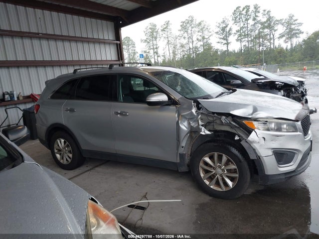 2017 KIA SORENTO 2.4L LX 12