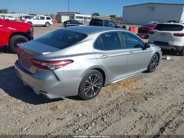 2018 TOYOTA CAMRY SE 4