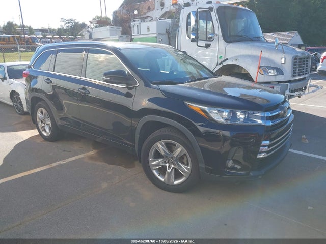 2017 TOYOTA HIGHLANDER LIMITED