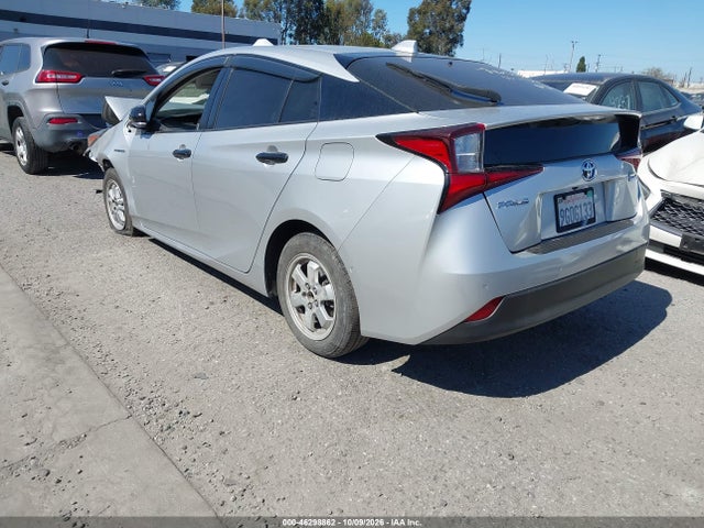 2021 TOYOTA PRIUS LE 3
