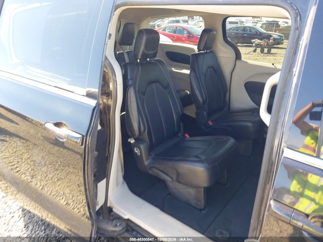 2023 CHRYSLER PACIFICA TOURING L 8