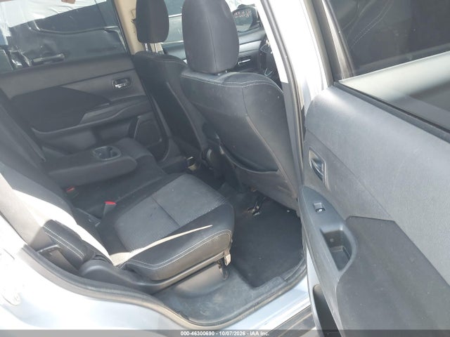 2017 MITSUBISHI OUTLANDER ES 8