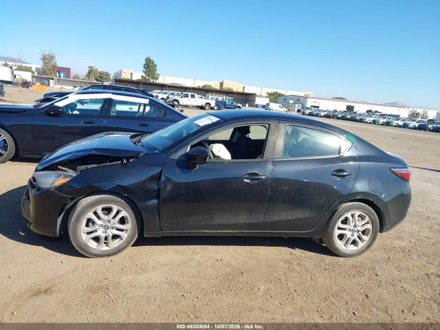 2017 TOYOTA YARIS IA 14