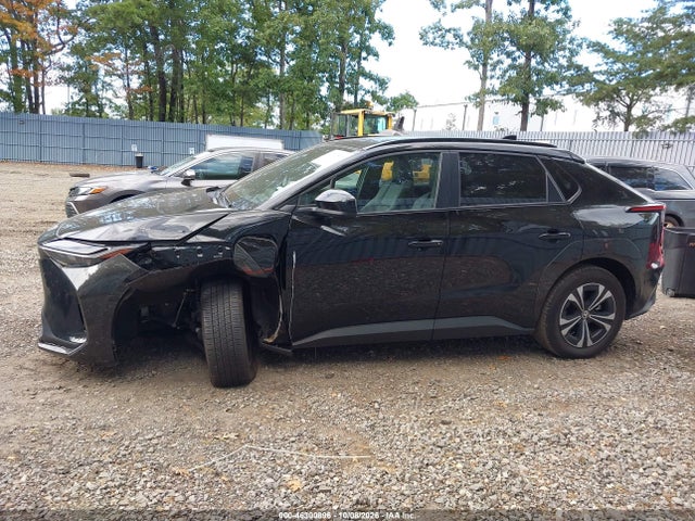 2025 TOYOTA BZ4X XLE 14