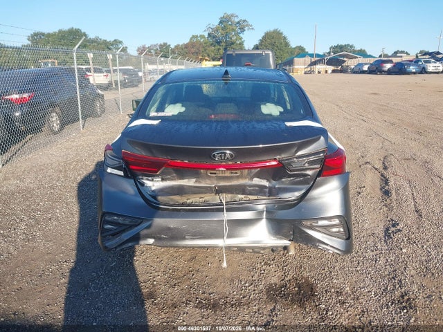 2021 KIA FORTE FE 16