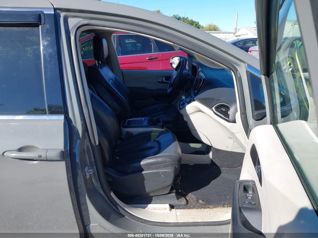 2022 CHRYSLER PACIFICA TOURING L 5