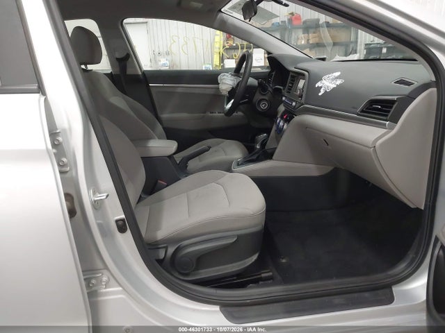 2019 HYUNDAI ELANTRA SE 5