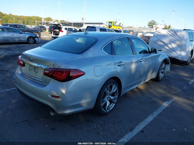 2017 INFINITI Q70 3.7X 4