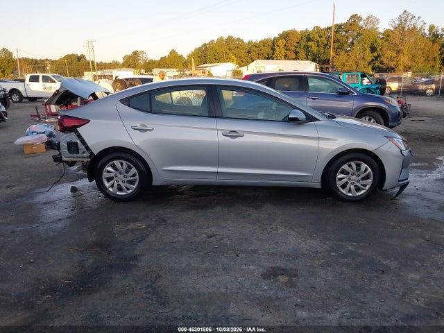 2020 HYUNDAI ELANTRA SE 13