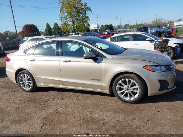 2019 FORD FUSION HYBRID SE 13