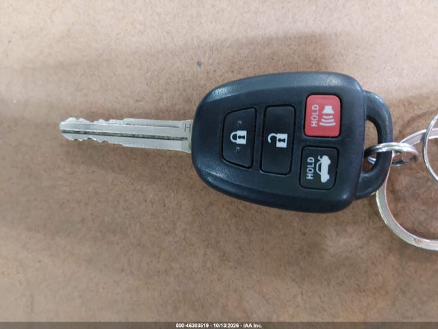 2019 TOYOTA COROLLA LE 11