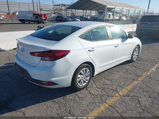2019 HYUNDAI ELANTRA SE 4