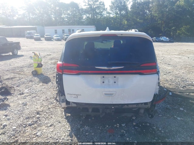 2021 CHRYSLER PACIFICA TOURING L 17