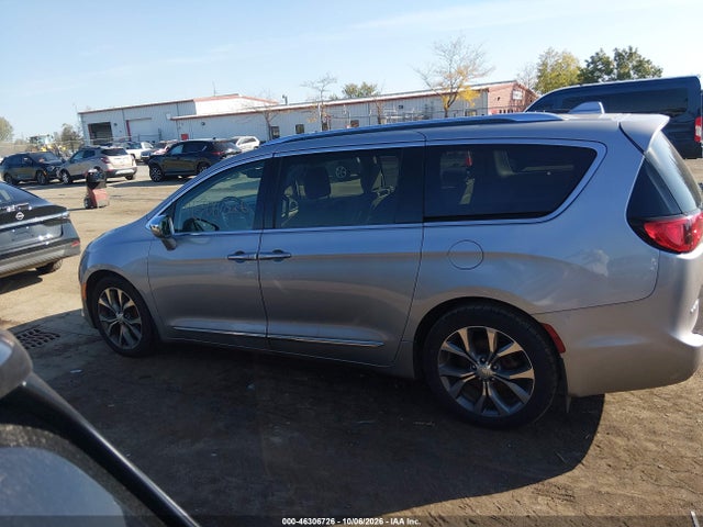 2017 CHRYSLER PACIFICA LIMITED 14