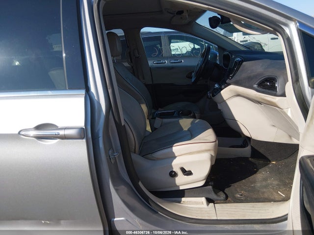 2017 CHRYSLER PACIFICA LIMITED 5