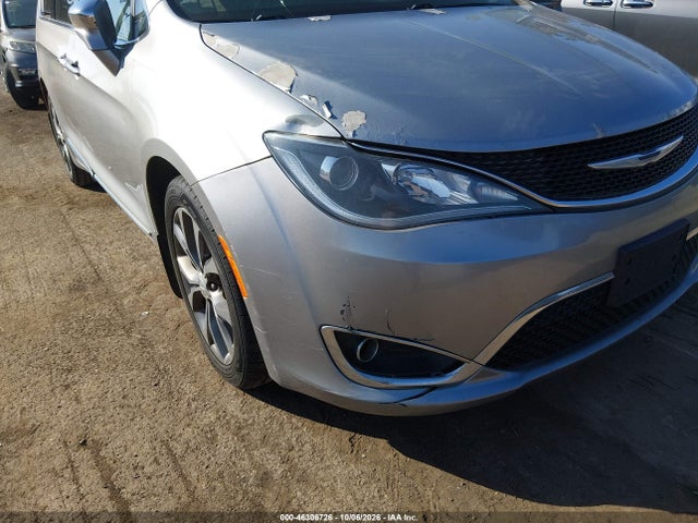 2017 CHRYSLER PACIFICA LIMITED 6
