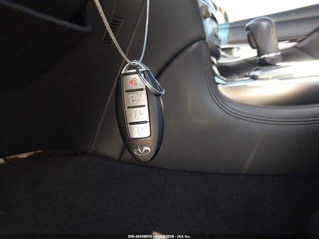 2017 INFINITI Q70 3.7 11