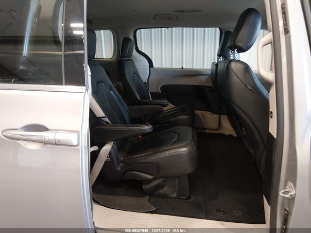 2017 CHRYSLER PACIFICA TOURING-L 8