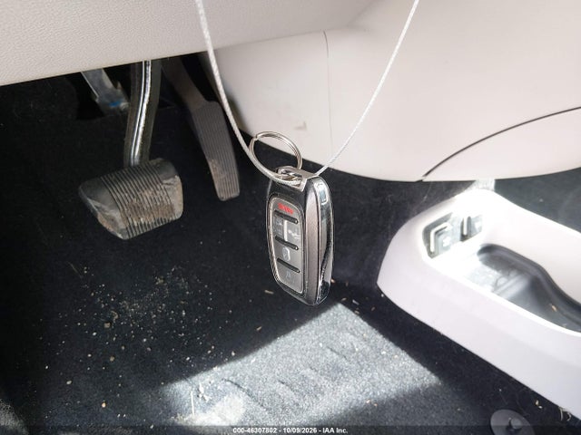 2017 CHRYSLER PACIFICA TOURING 11