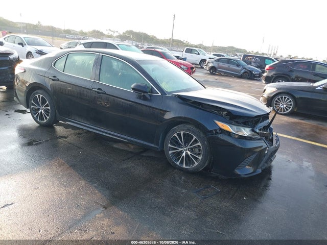 2018 TOYOTA CAMRY SE