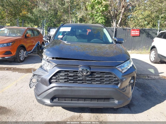 2019 TOYOTA RAV4 XLE 12