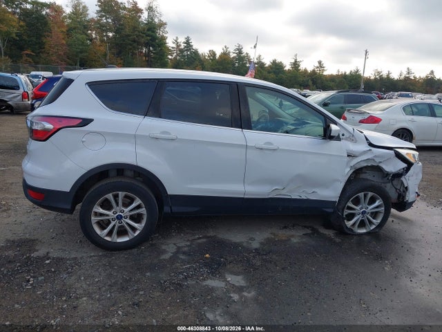 2017 FORD ESCAPE SE 14