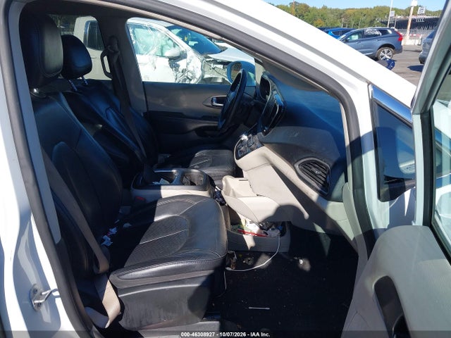 2022 CHRYSLER PACIFICA TOURING L 5