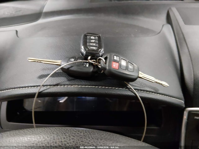 2017 TOYOTA CAMRY LE 11