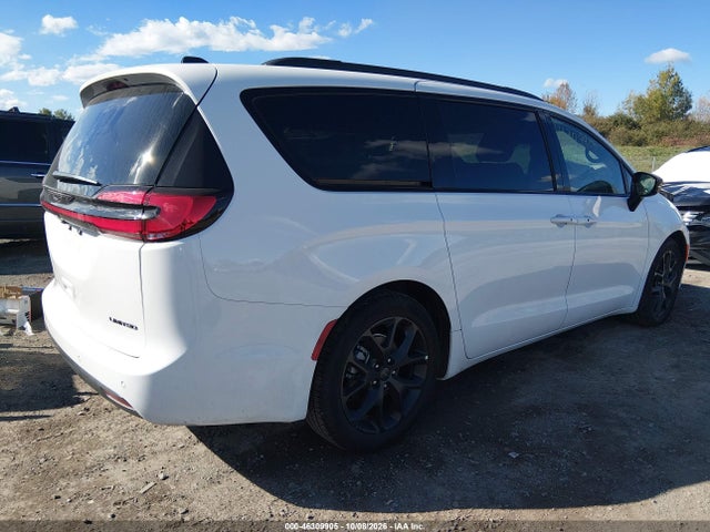 2027 CHRYSLER PACIFICA 4