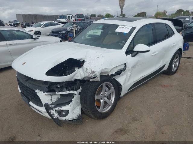 2018 PORSCHE MACAN SPORT EDITION 2
