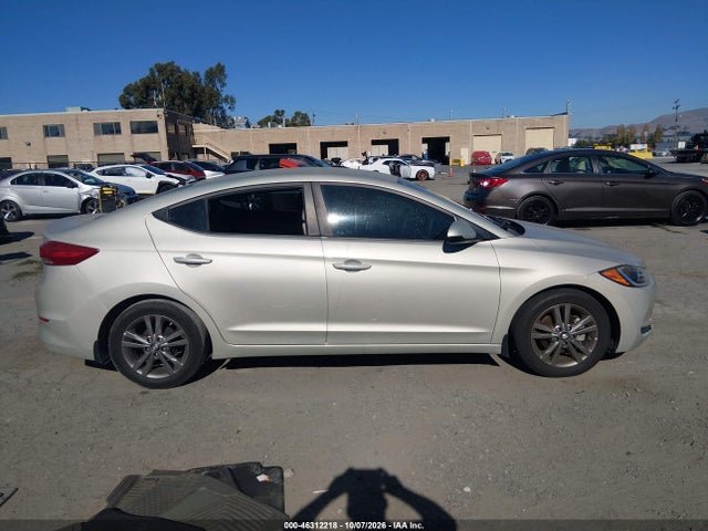 2017 HYUNDAI ELANTRA SE 13