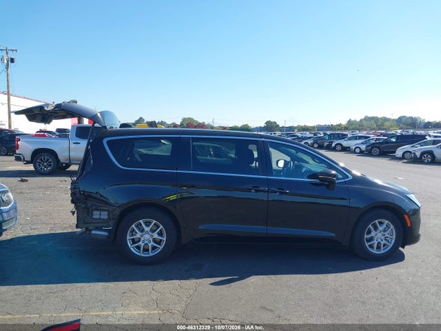 2027 CHRYSLER PACIFICA 14