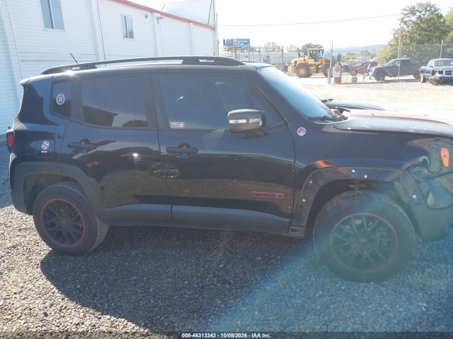 2017 JEEP RENEGADE TRAILHAWK 4X4 13