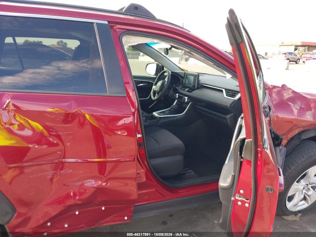 2019 TOYOTA RAV4 XLE 5