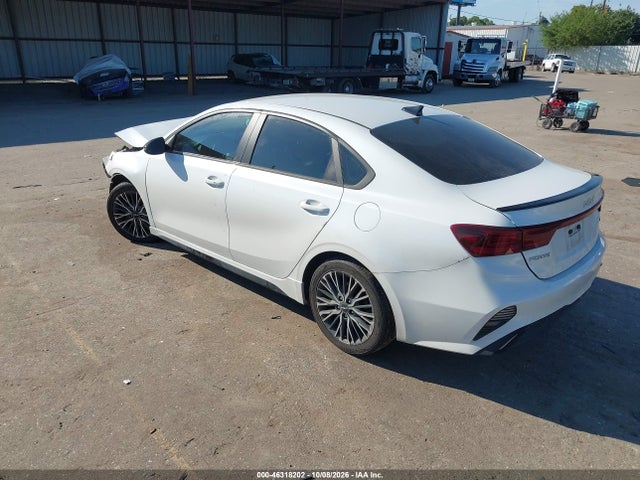 2023 KIA FORTE GT-LINE 3