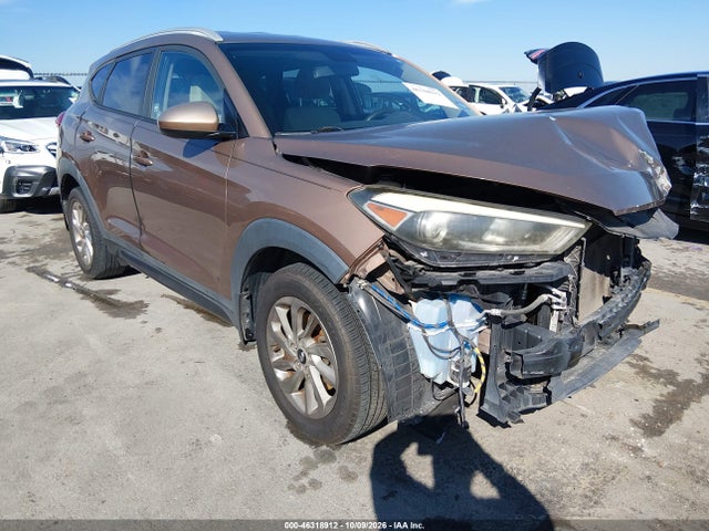 2016 HYUNDAI TUCSON SE