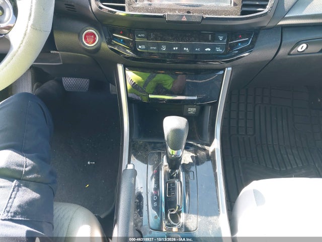 2017 HONDA ACCORD EX 11