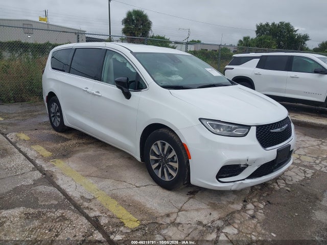 2024 CHRYSLER PACIFICA HYBRID SELECT