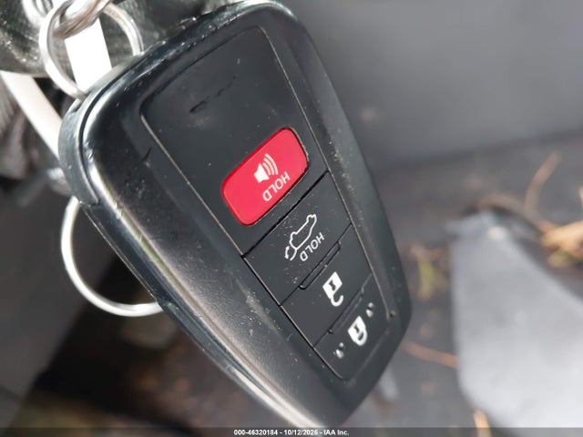 2019 TOYOTA RAV4 XLE 11