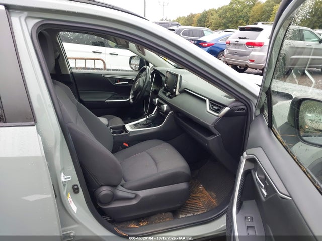2019 TOYOTA RAV4 XLE 5