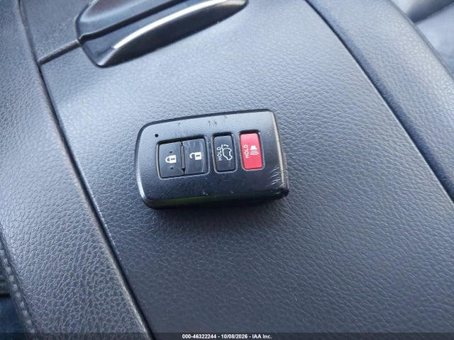 2019 TOYOTA HIGHLANDER XLE 11