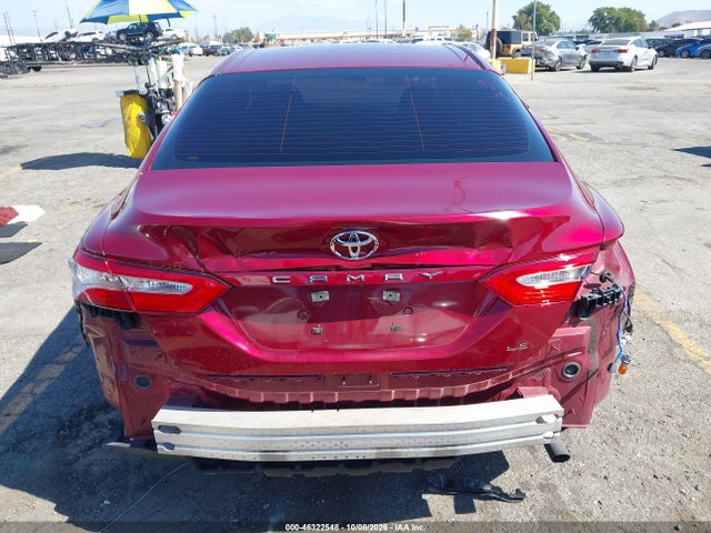 2018 TOYOTA CAMRY LE 17