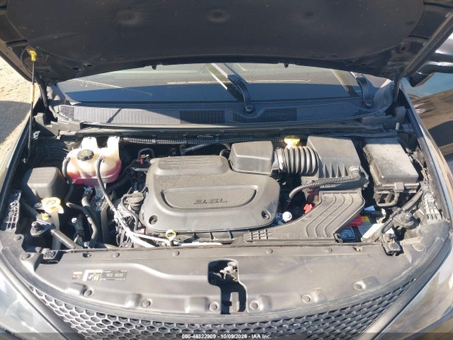 2024 CHRYSLER VOYAGER LX 10