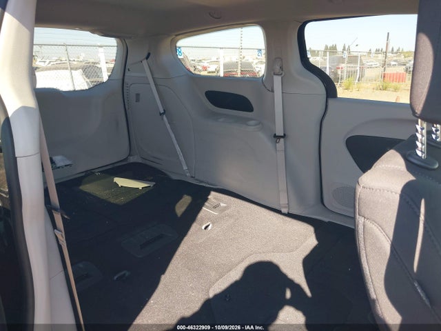 2024 CHRYSLER VOYAGER LX 8